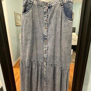 Maxi denim skirt